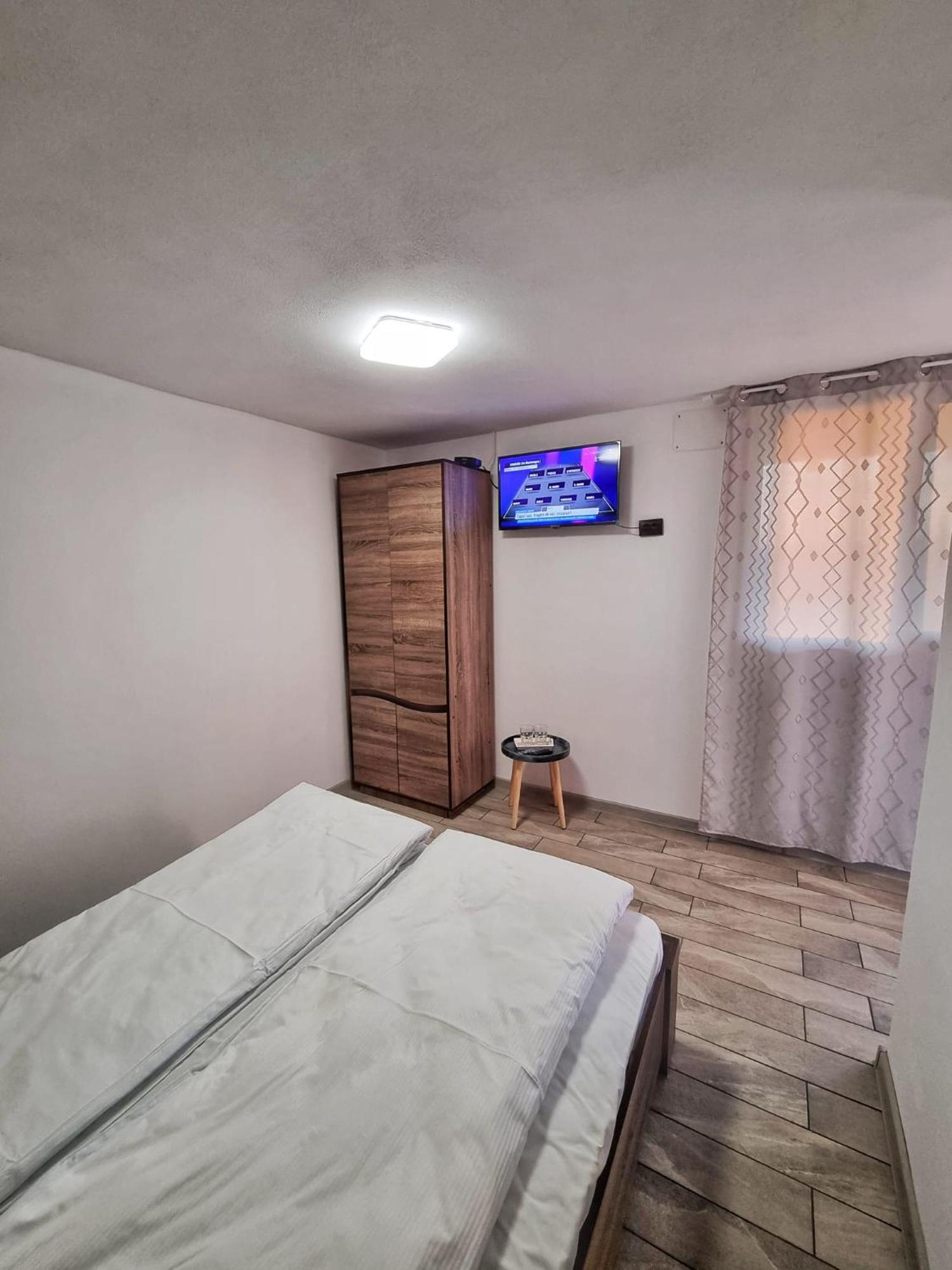 Cabana Varad Coronini Ómoldova Kültér fotó