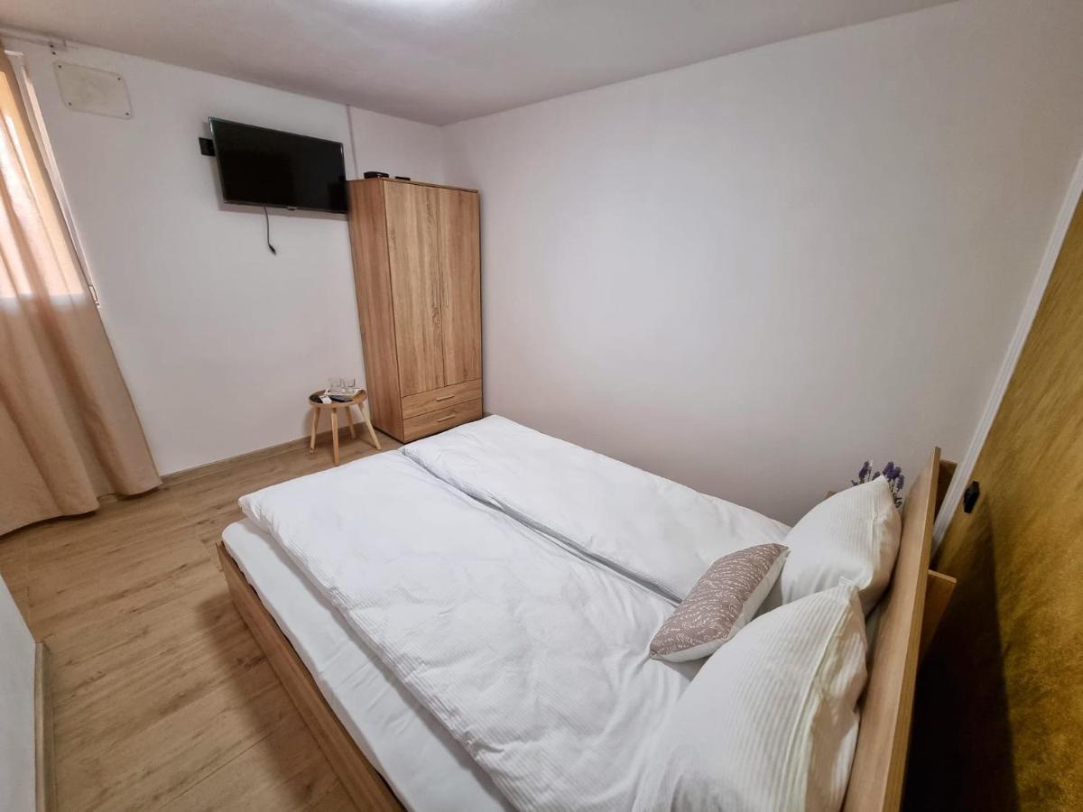 Cabana Varad Coronini Ómoldova Kültér fotó