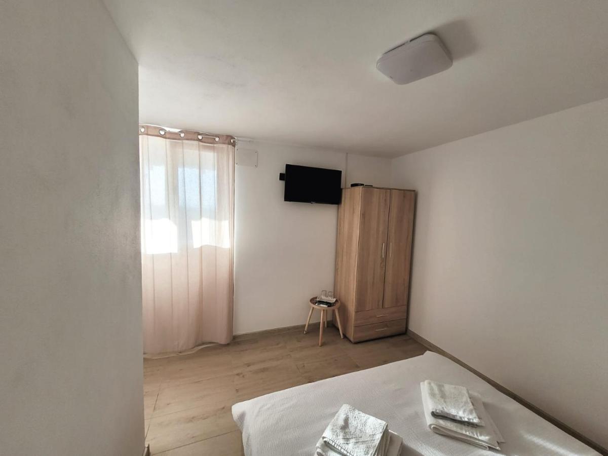 Cabana Varad Coronini Ómoldova Kültér fotó